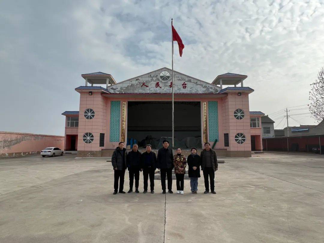 张岳村的集体经济目前比较薄弱.