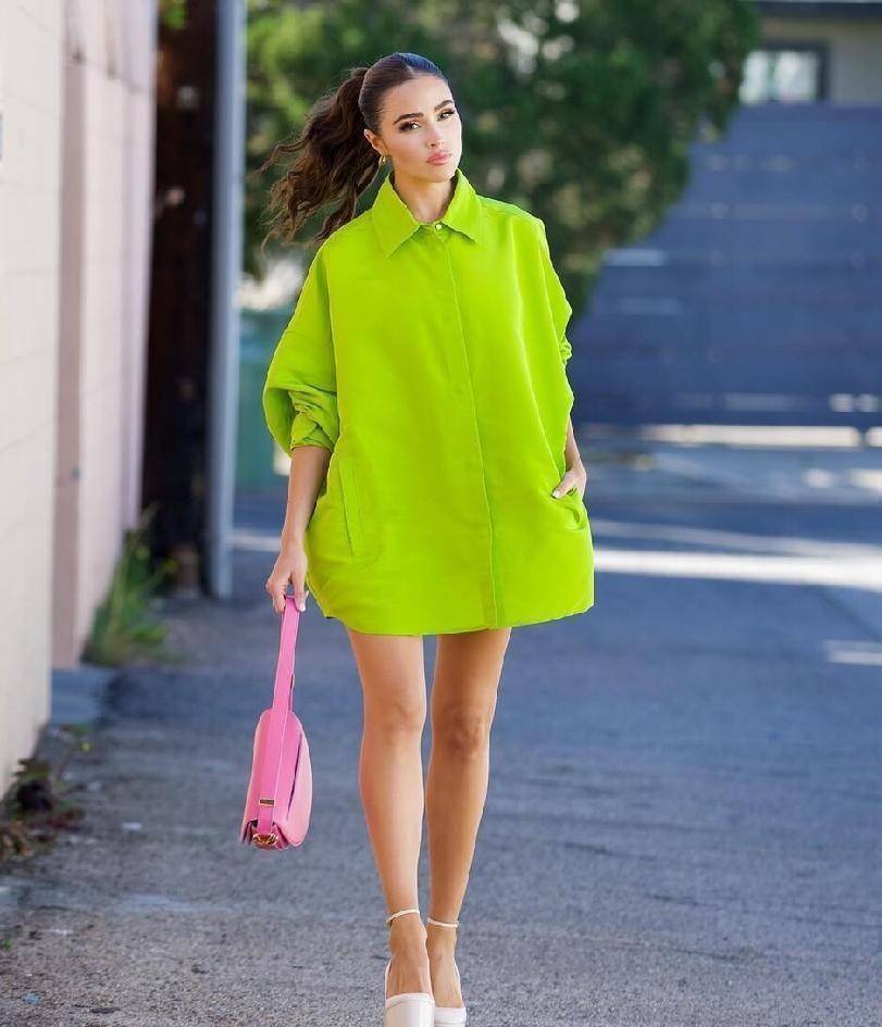 荧光色也太招摇了,学会配色穿搭不俗气,难怪lisa都喜欢_手法_绿色