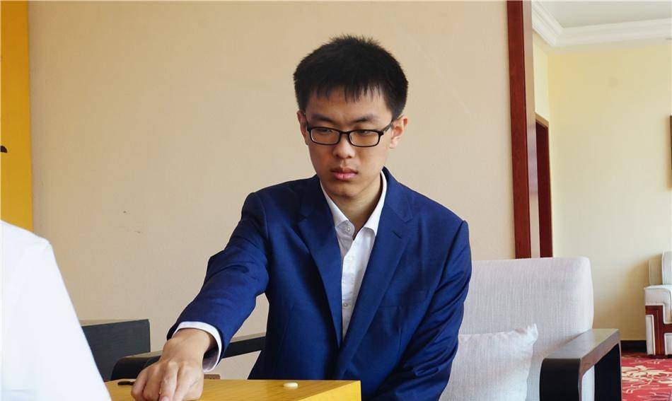 柯洁,值得信任,争冠没争上,第3信手拈来,力克许嘉阳!_展开_局面_游戏