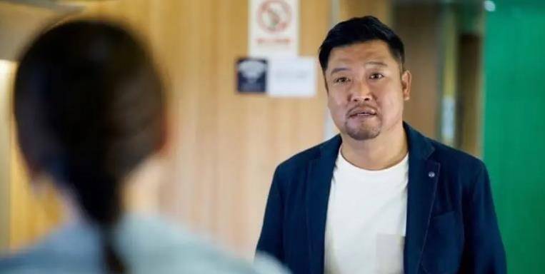 收手吧郭涛,55岁演"少年",新片清一色差评,被嘲晚节不保_贾冰_女方