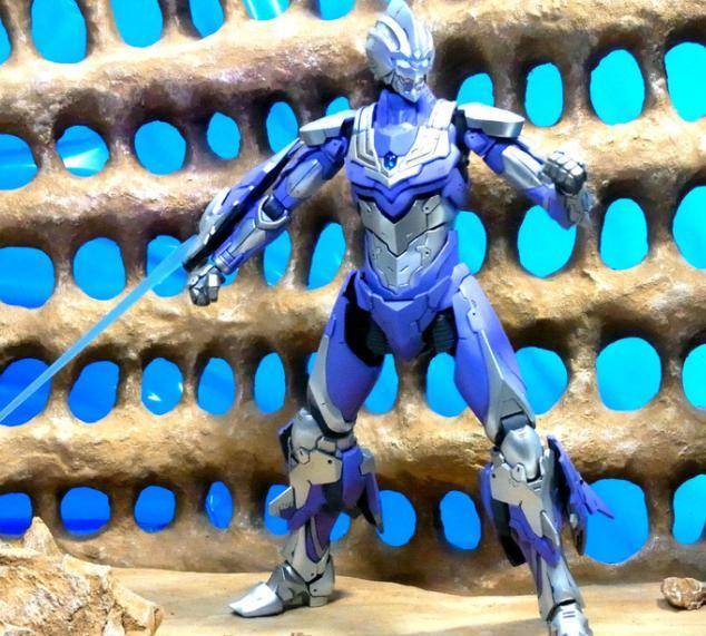 帅气和好看的,虽然说整体的形象还是以之前的钢铁迪迦奥特曼作为素体