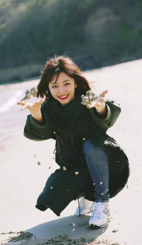 娃娃脸的谭松韵笑容真甜,笑起来给人如沐春风,网友:暖心治愈_观众