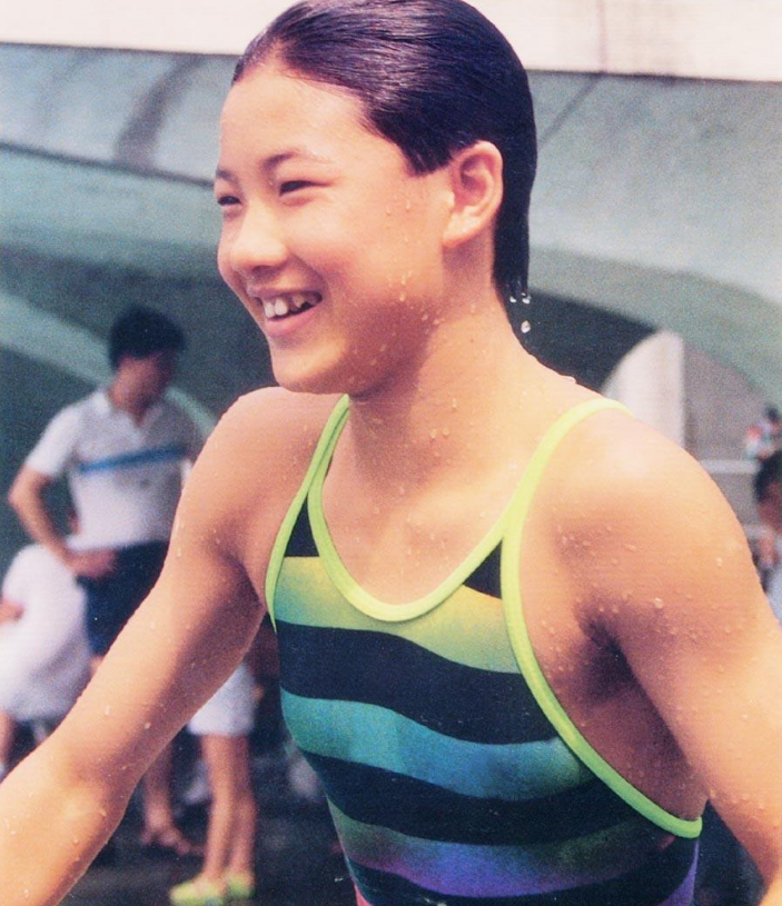 跳水冠军伏明霞的照片图片