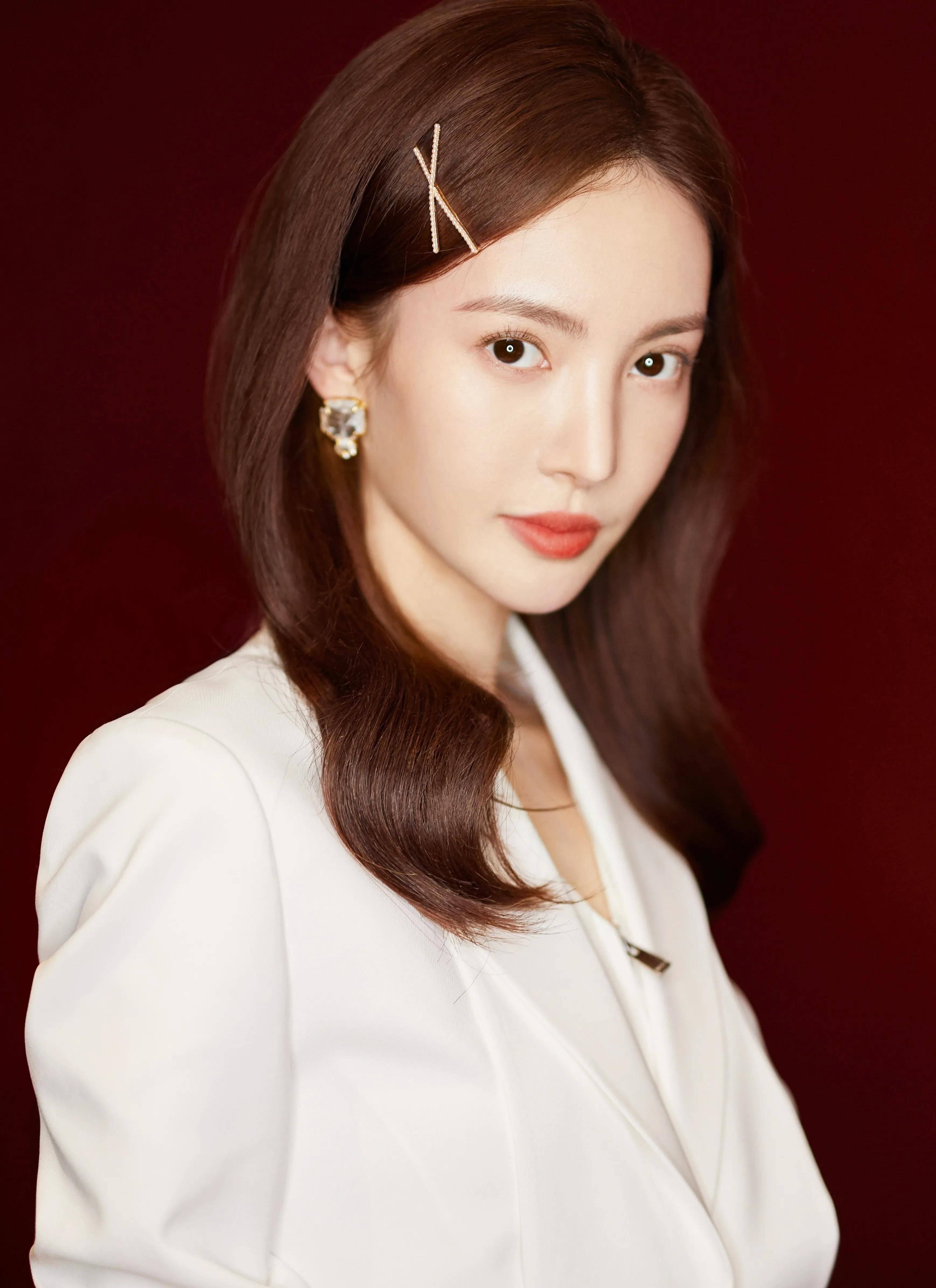 美女演员金晨的高跟鞋_白色_凉鞋_不知道