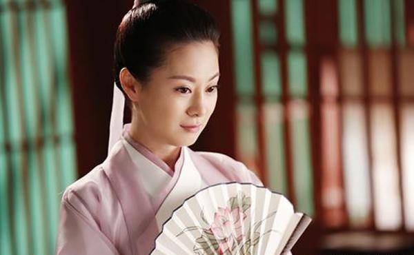 之后王汀便出演了电视剧《杉杉来了》,在其中饰演天下第一好闺蜜的陆
