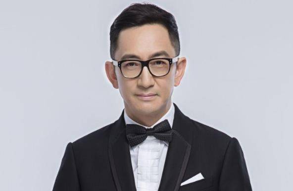 吴启华58岁哥哥拒绝复出,热爱烹饪转行卖鸡,每只定价388元_吴启明