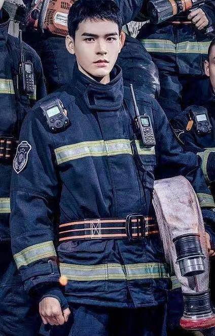 歌曲土气旋律平淡,网友称辛苦修音师傅了_火焰_张哲瀚_sweet