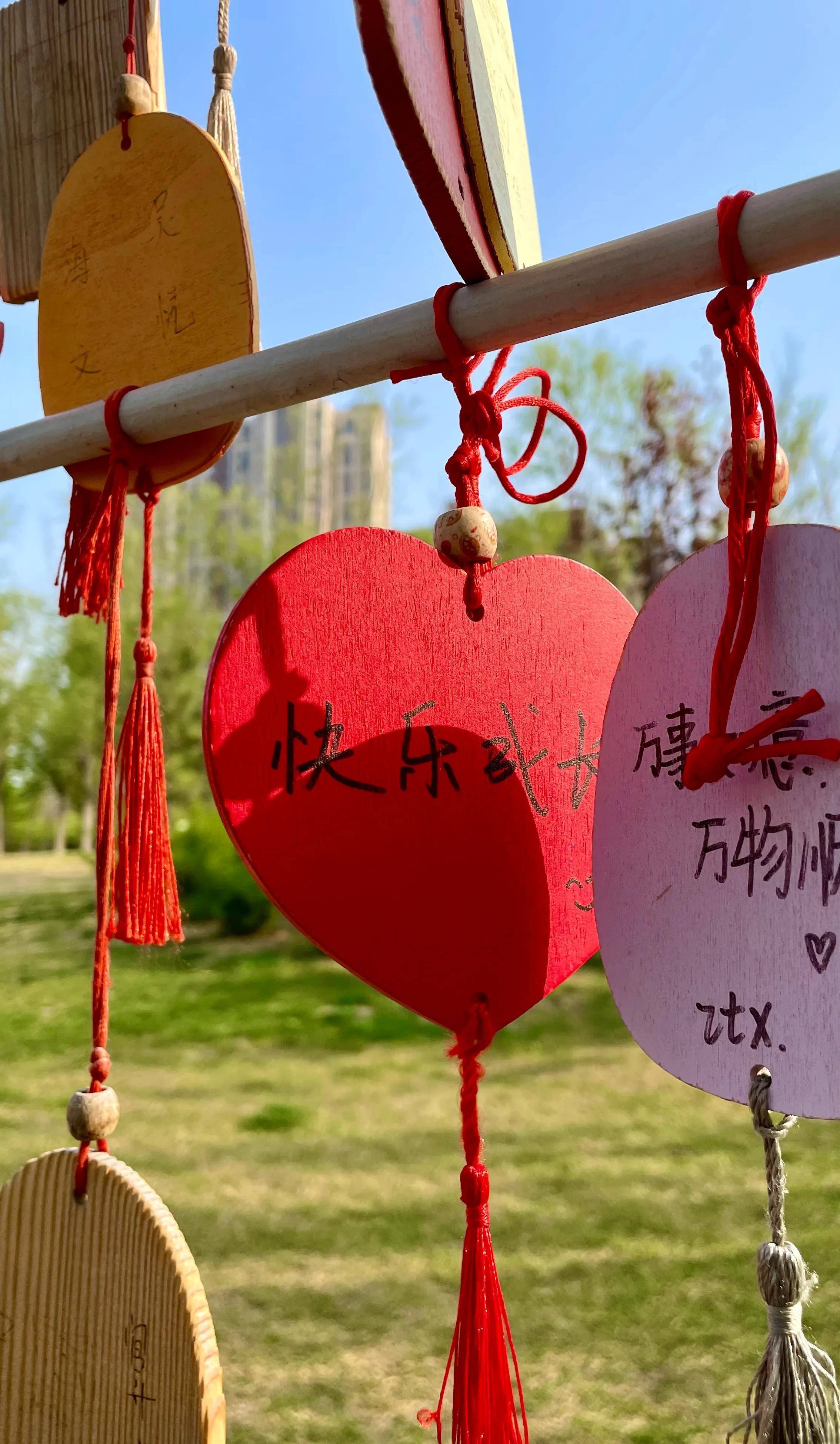 心愿牌心愿牌心愿牌休闲娱乐在走廊的中间有一座樱花邮局,这里可以