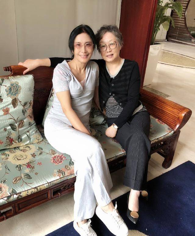 演员吴玉华,愈来愈有气质,比年轻时更耐看!