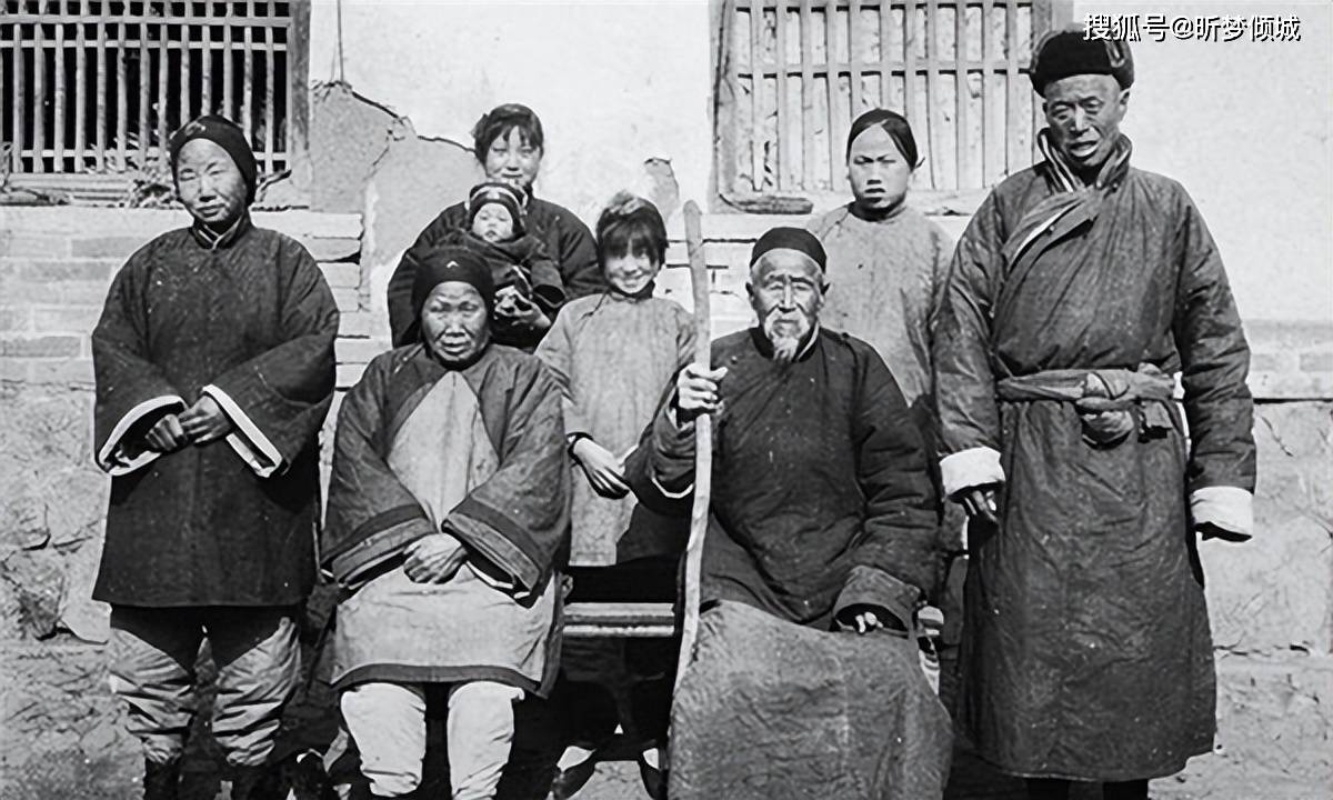 是封建背景下婴儿们的屠宰场_孩子_因为_家庭