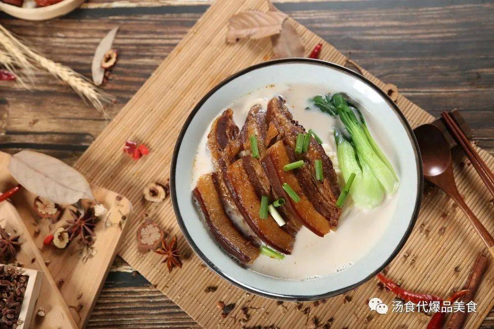 破防了,这一口把子肉浓汤面太绝了,不允许你没吃过