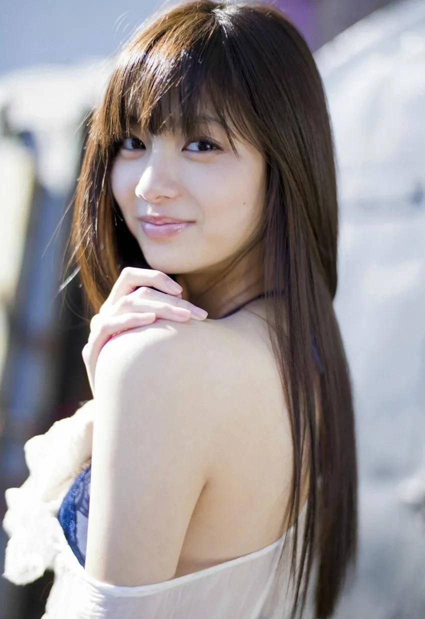 新川优爱 游走在可爱与御姐之间的尤物_青春_日本_笑容