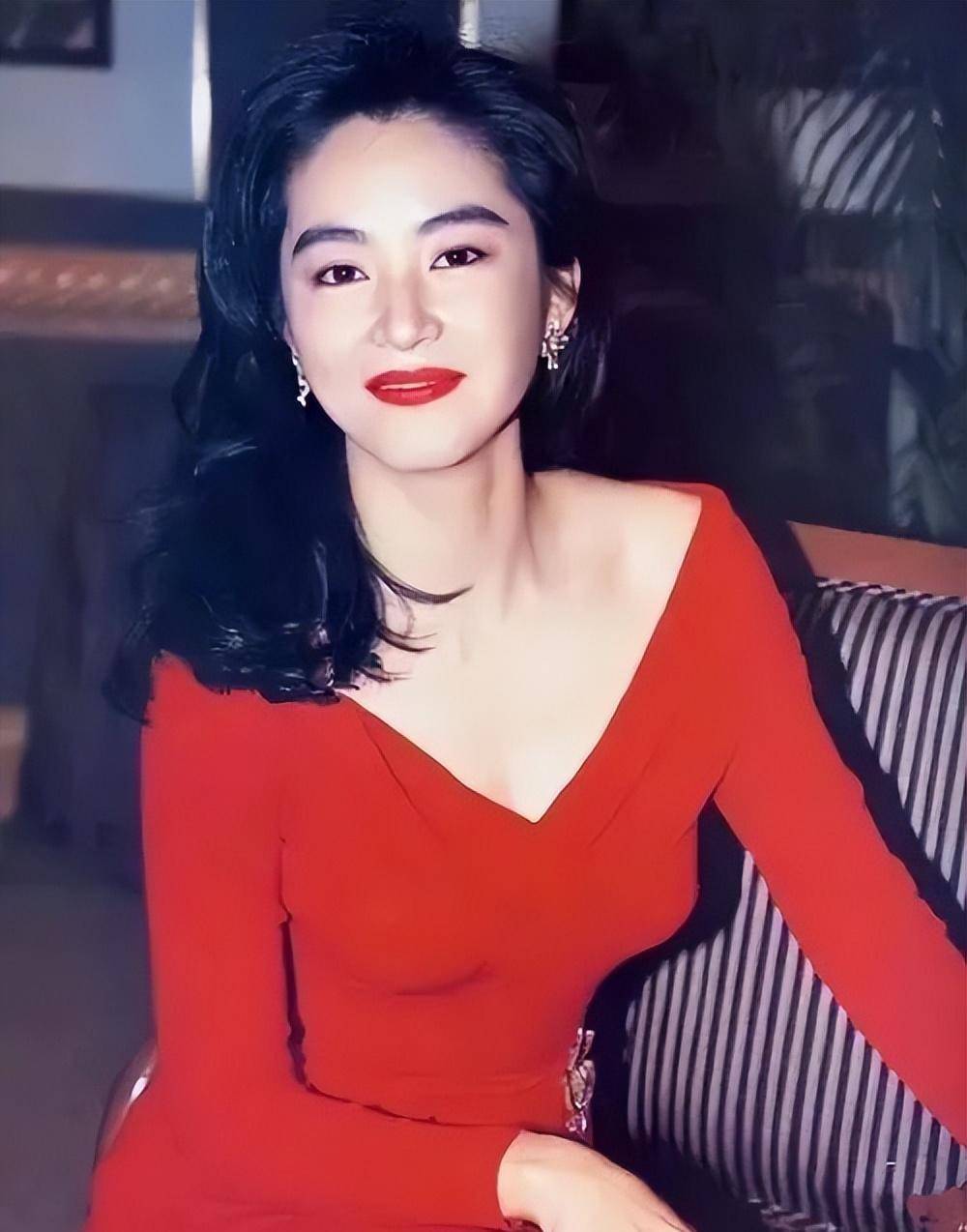 林青霞近照曝光,面部下垂,身材走形:退圈后我终于不用当美人了_香港