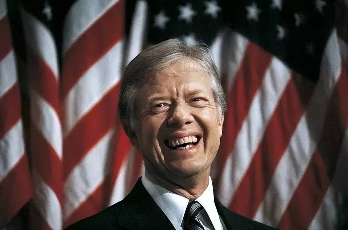 和其他名垂青史的美国总统不同,卡特出圈靠的不是在任期间的政绩,而是
