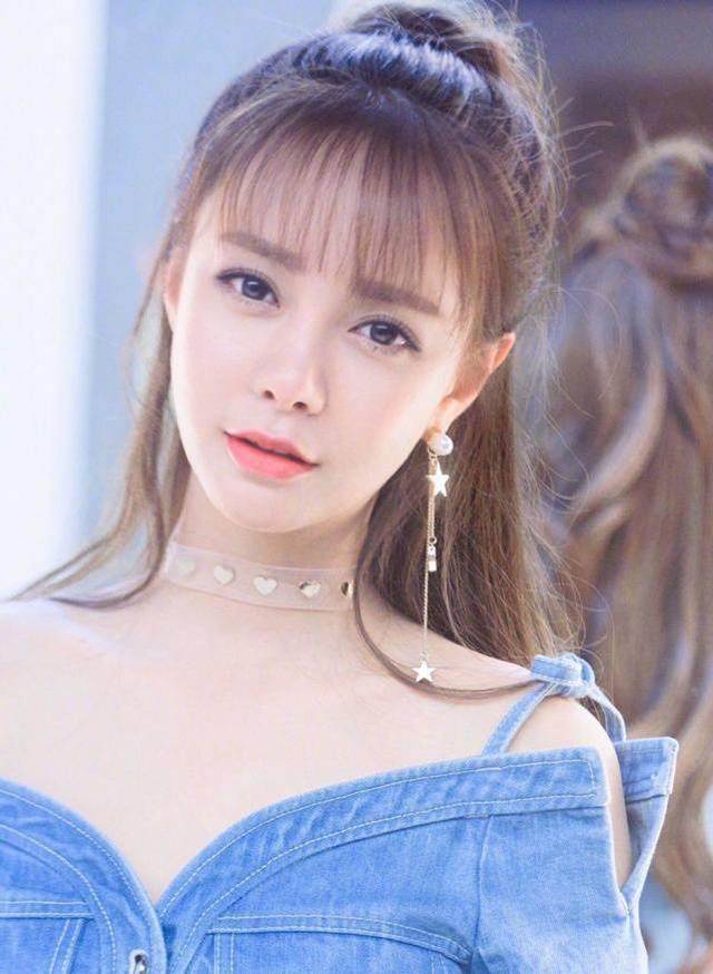 沈梦辰晒新造型,网友空刘海的女生好看!_空气_白色_唐艺昕