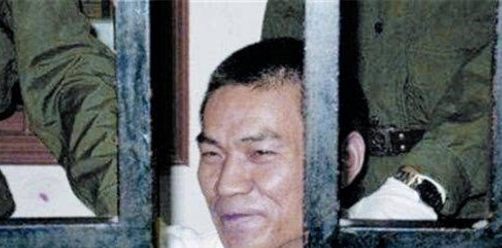 他曾是东北乔四的金牌打手,风光无限后,现今成为拾荒老人_莫磊_因为