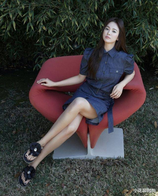 提高了腰线,就算是像宋慧乔这样的小个子穿着都不用担心会压低身高