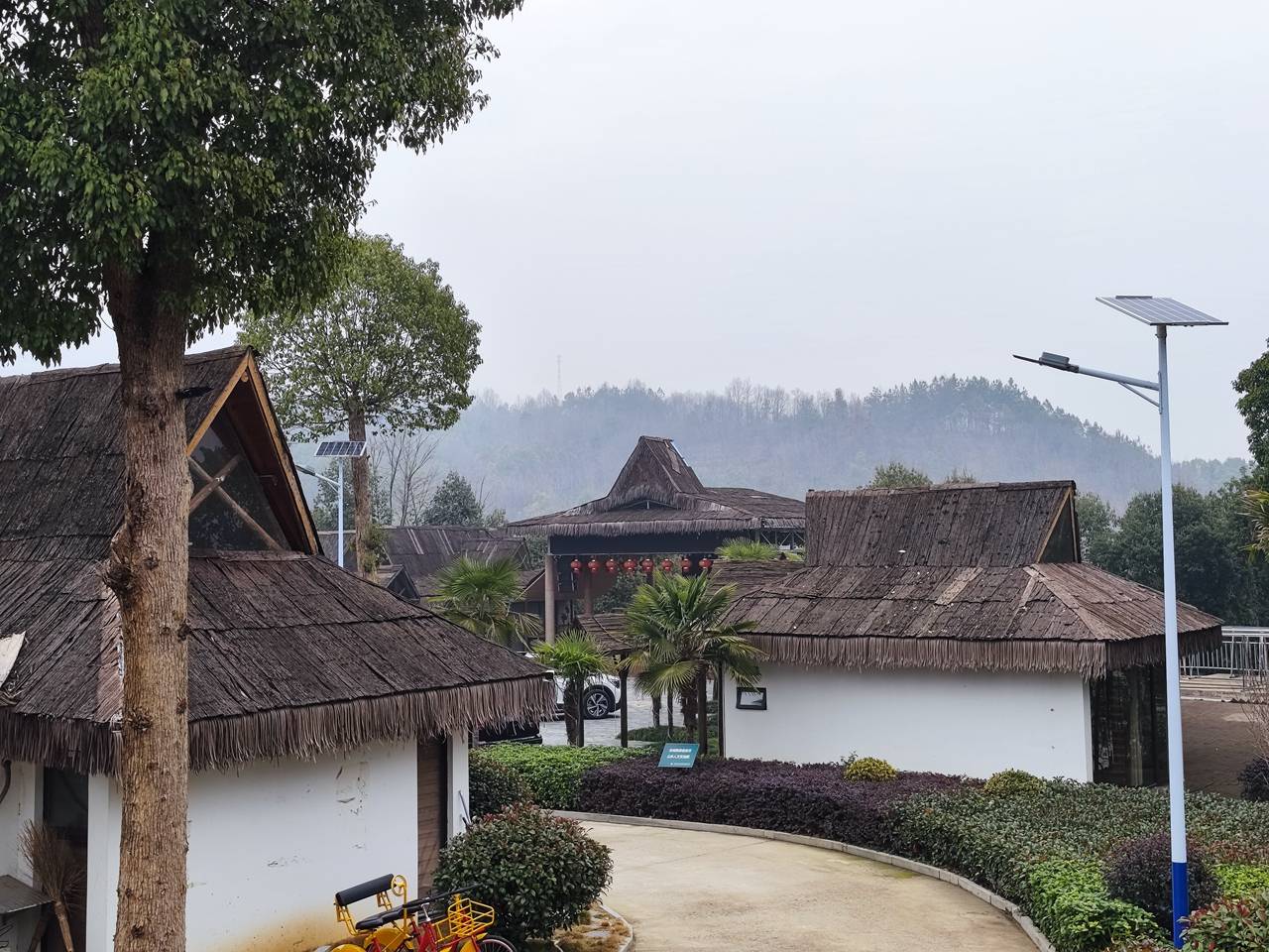 南有夹山寺,是宗门第一书《碧岩录》和"茶禅一味"诞生地;中有仙阳湖