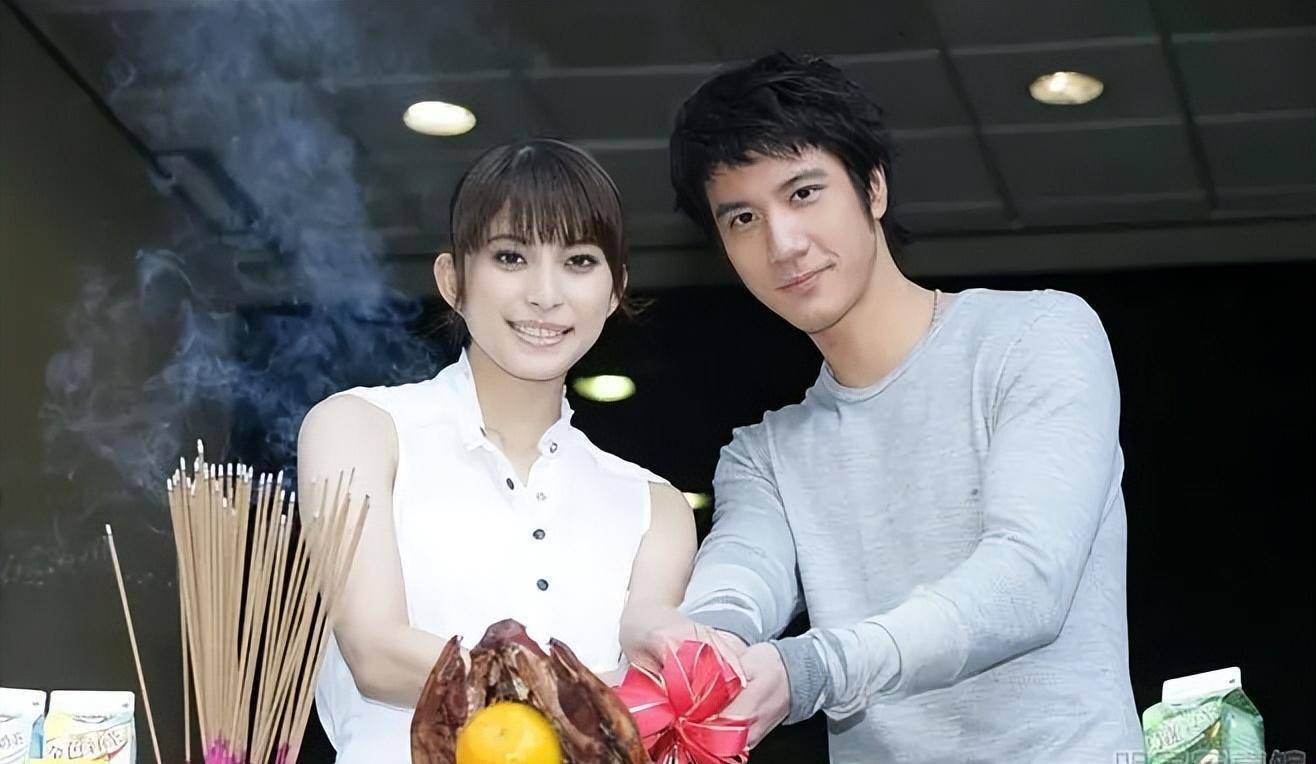 看懂大s李靓蕾的自私,就知道李小璐是真大气_孩子_王力宏_父亲