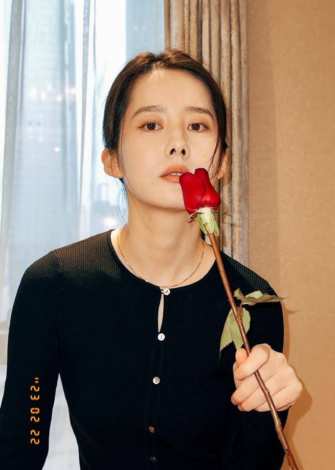 女星景如洋朴素打扮,貌似刘亦菲,秀丽清纯可人_景如阳_照片_周星驰