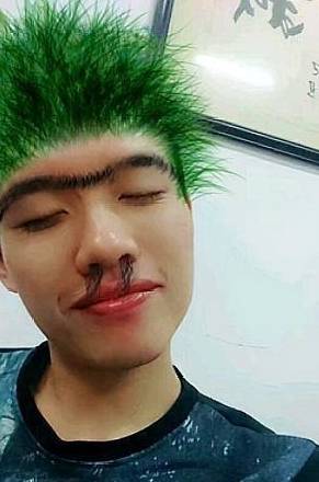 眼镜_杯子_朋友