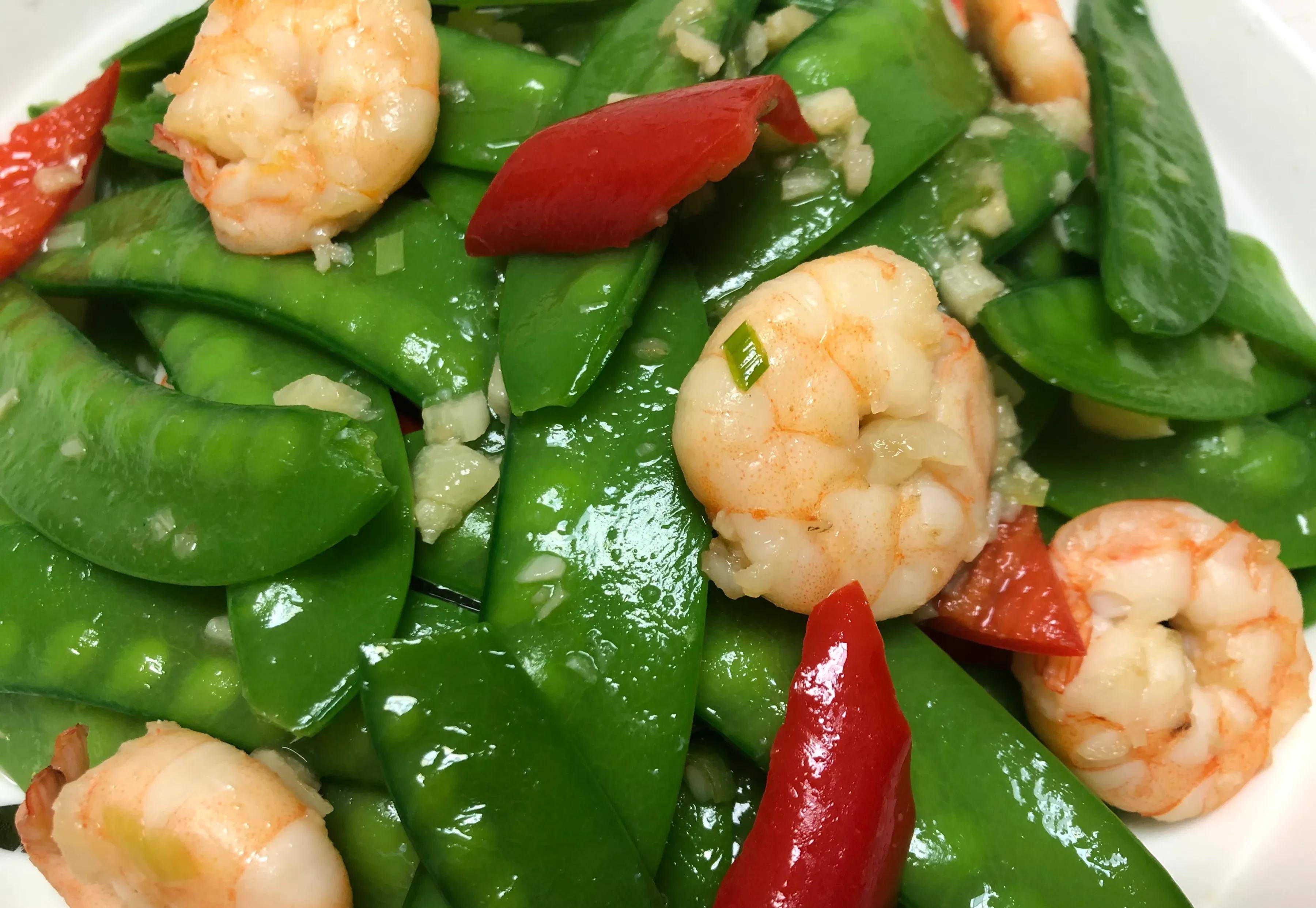 荷兰豆炒虾仁这样做,清脆爽口,低脂补钙又营养,大人小孩都爱吃_备用