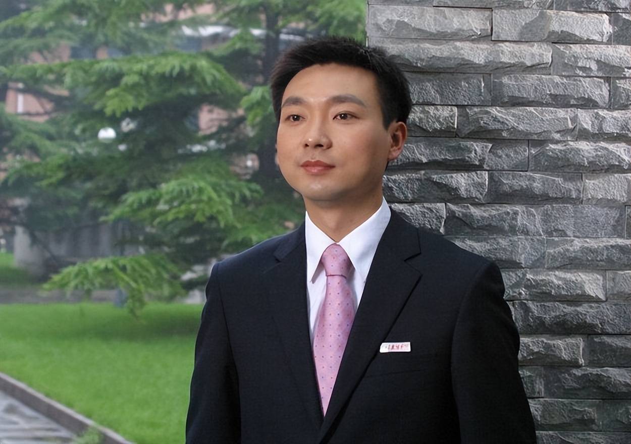 康辉的妻子刘雅洁:丈夫成名背后有泪有痛,如今无儿无女也幸福_工作