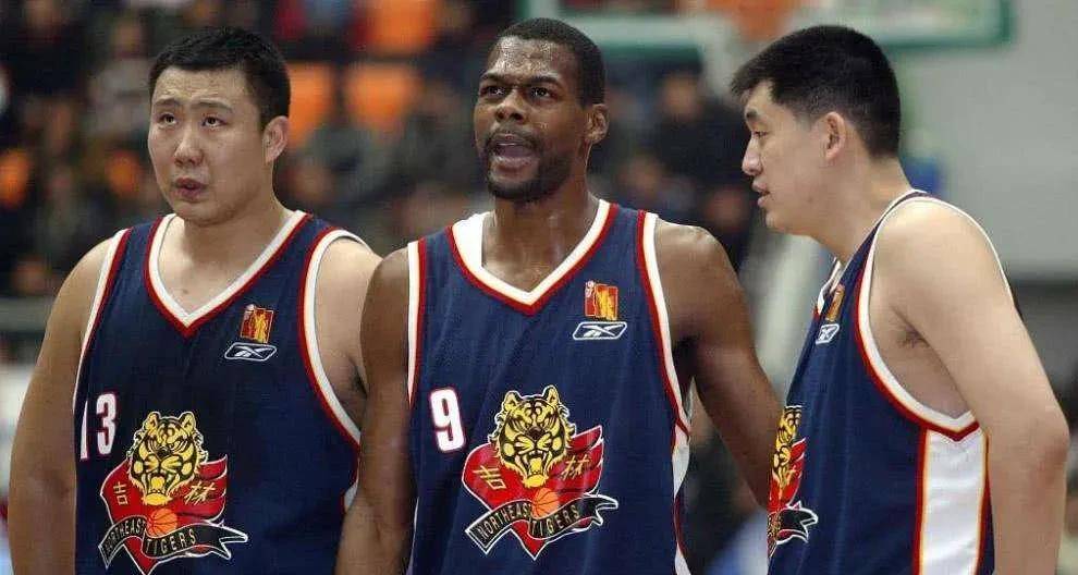 巴特尔说国家队虎王孙军假动作最难防,胡卫东和巩晓彬天赋高_比赛