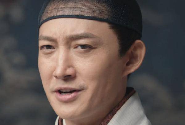 但是结果却别王阳和费启鸣两个配角给圈粉了,之前在《庆余年》里王阳