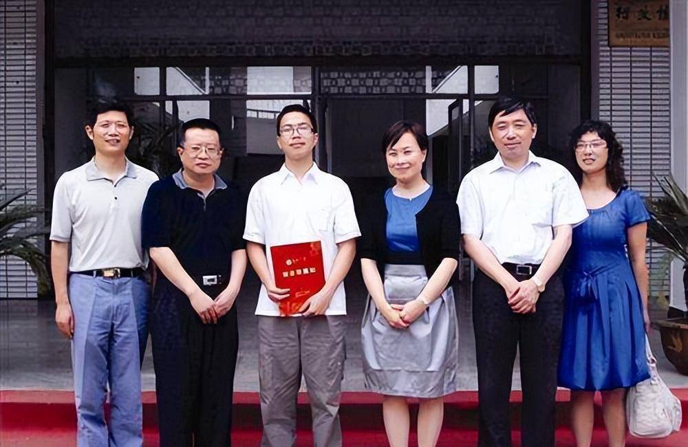 电话那头的工作人员直接邀请王云飞去东南大学