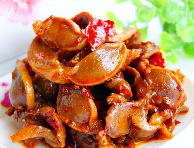 花椒适量;料酒1勺;生抽2;盐适量;鸡精适量;植物油适量麻辣鸡胗是一道