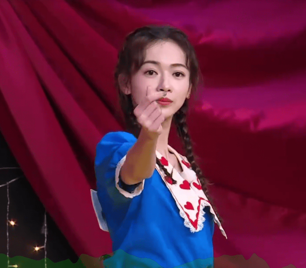 吴谨言《奔跑吧》挑战厉害箱,失去美颜修图后,29岁颜值很真实_表情