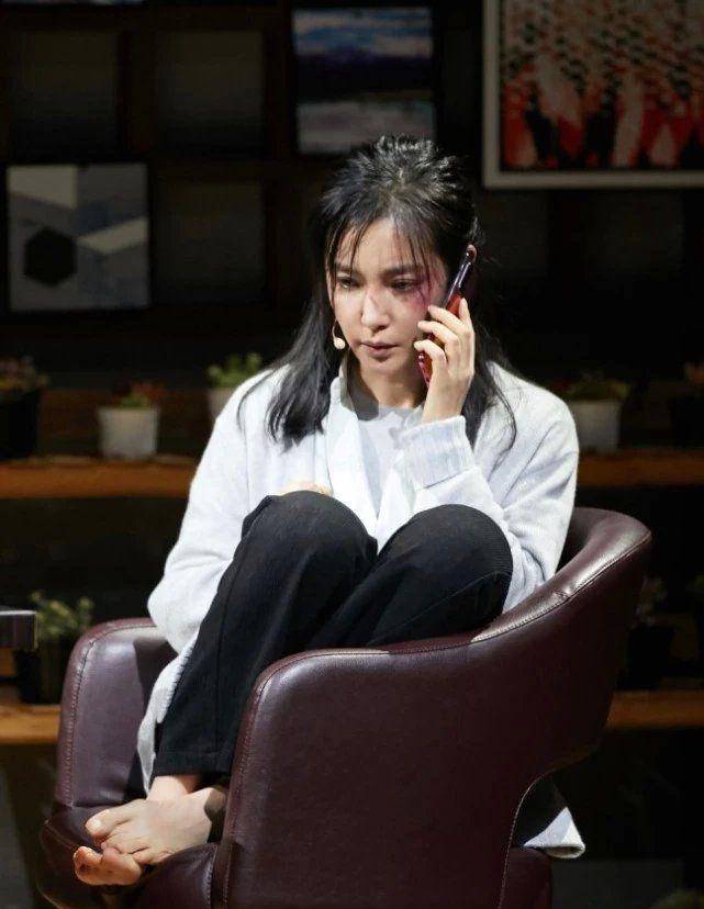 李冰冰演"被家暴女人",当她画上伤痕妆,才知道46岁有多真实_女神_演技