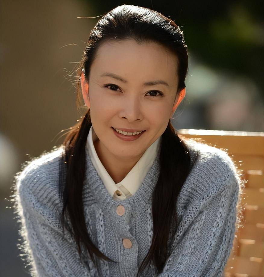 《征服》20年,女主现状,"恶人"李丽住千万豪宅,应红越老越美_江珊