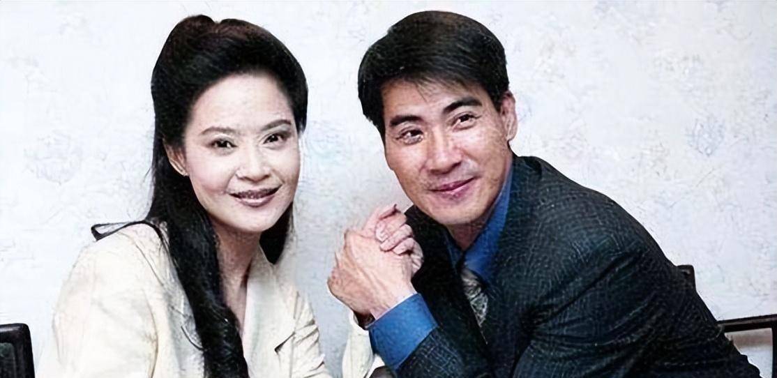 俞小凡,一位忘恩负义的琼瑶女郎_于小_翁家明_爱情