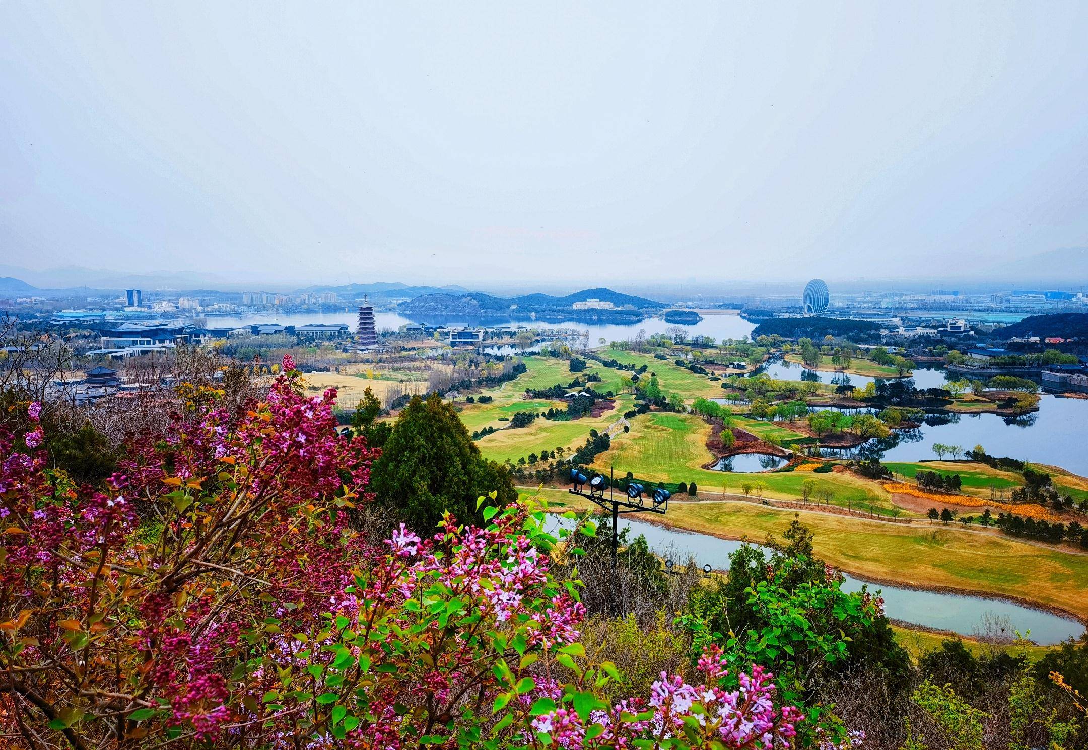 雁栖湖西山栈道春光无限,强度不大,风景优美,合适踏青赏花呦_步道