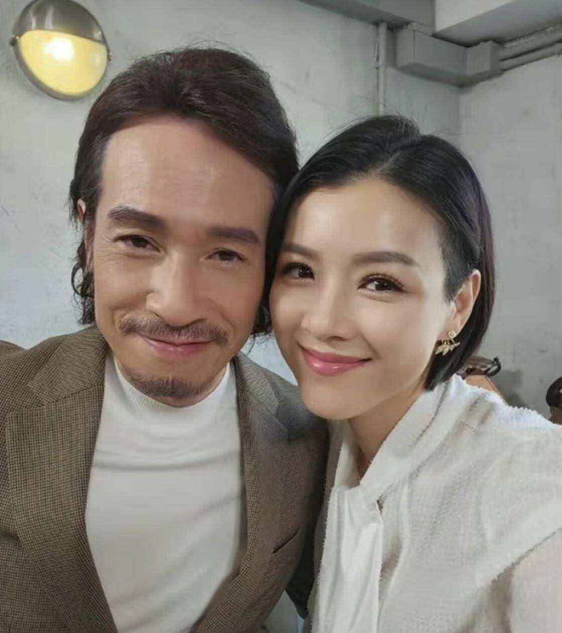 陈豪前女友和胡杏儿相约,两人相识超20年,疑找到第二春被催生_廖碧儿