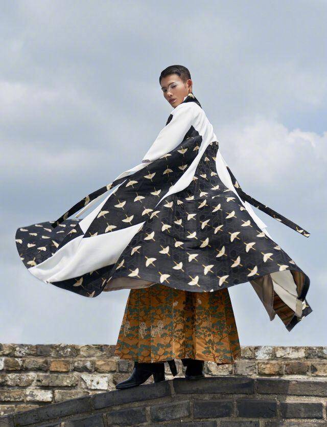 "西装 马面裙"有多好看?