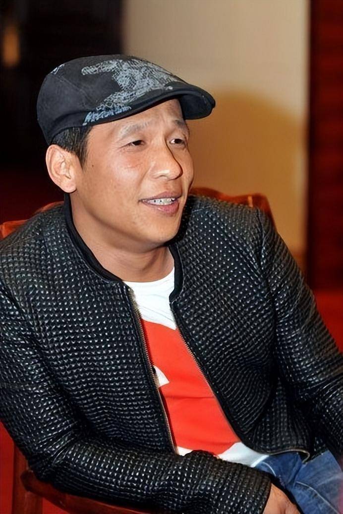 宋小宝:成名后抛弃发妻,转身娶小8岁女粉丝,他如今怎样了_父母_生活