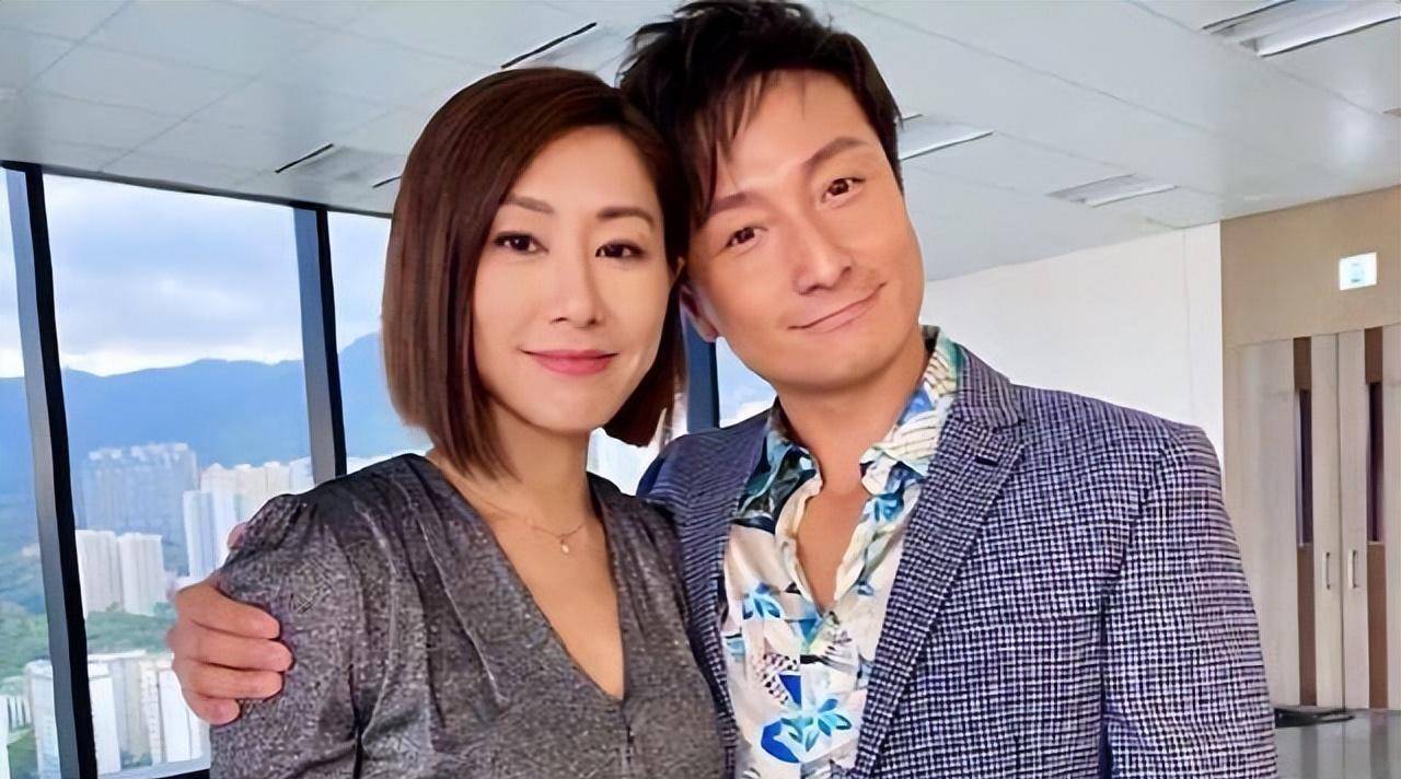 香港知名男星晒与tvb视后青涩合照,剧中饰演母子,现实只差一岁_方力申