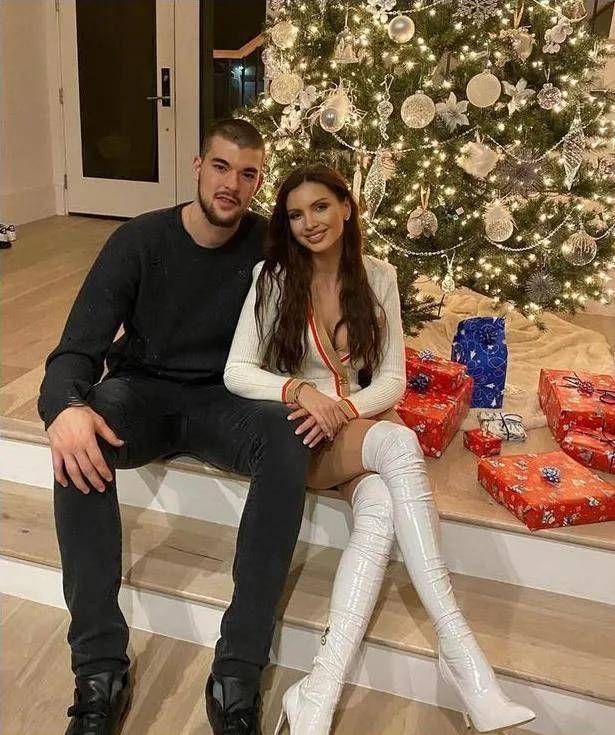 全文nba太太们,一起漫步在明星背后的公园_妻子_乔丹_老婆