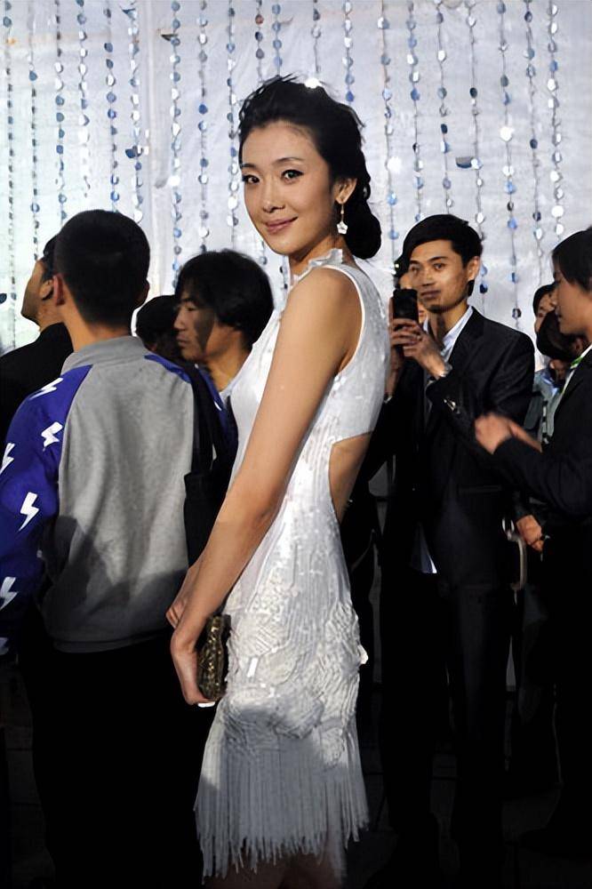 倪景阳:巨人版吴倩莲,清冷淡雅的大高个美人_角色_身高_爱情