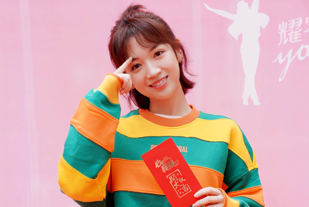 何洛洛迎来首部男主戏,主演清一色高级颜,可我却被女主吸引了_张萌