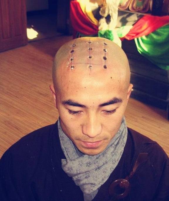 烧戒疤才是真和尚吗?_佛教_蒙古军队_信仰