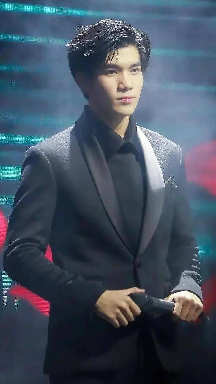 泰兰德最火十大00后泰剧小生强势来袭:泰国娱乐圈新人辈出颜值爆表