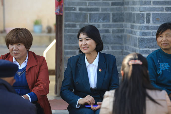 信阳市平桥区:"板凳会"绘就乡村振兴"心"蓝图_张庭莲_雷村_村民