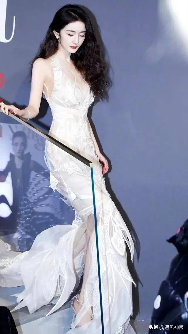 杨幂的s型身材你喜欢么_明星_自律_少女