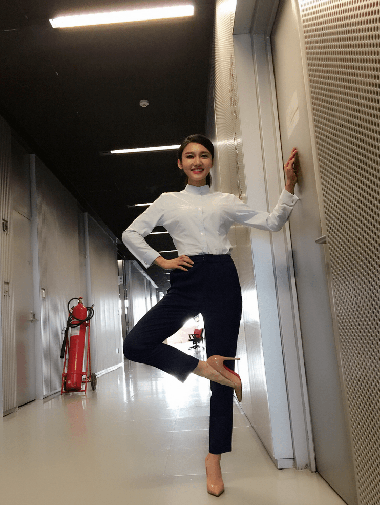 龙洋:从湖南走出来的央视主持人,34岁仍单身,风光背后也有辛酸_父母