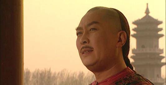 而之后的唐国强便开始了自己的皇帝之旅:从越王勾践,到始皇帝嬴政;从