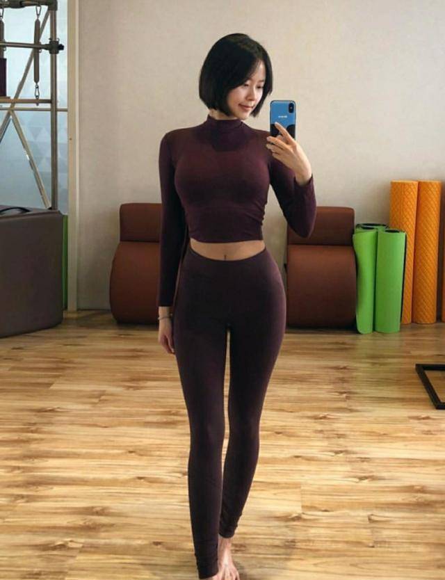 还能修饰出身材的曲线,轻松穿出青春动感魅力穿出流线型知性女人味